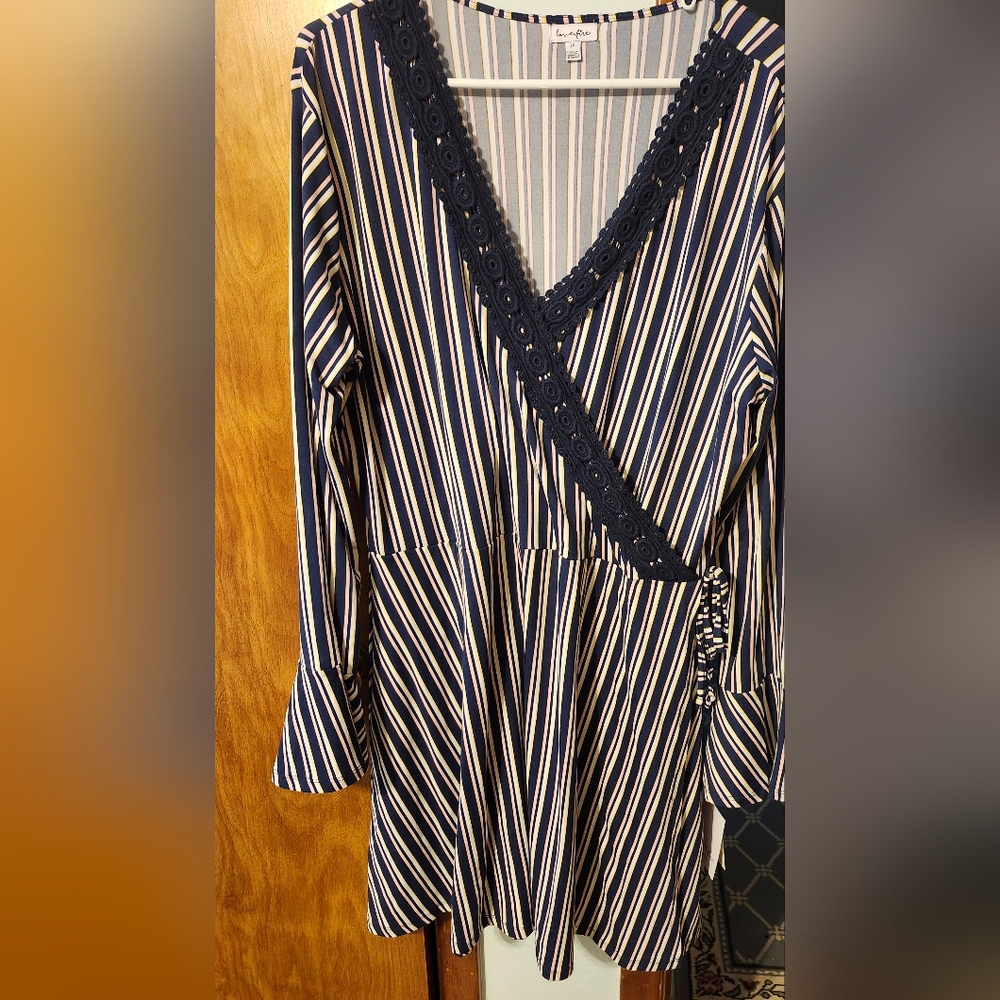 LOVE FIRE Long Sleeves Blue Stripes Lace Stretchy Dress Size 2XL
